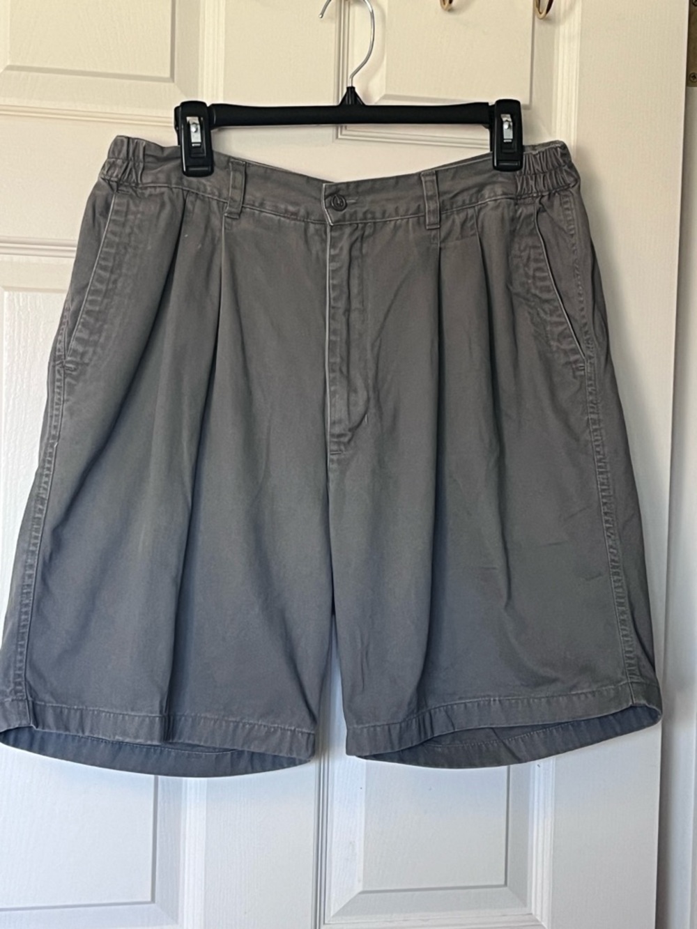 Cherokee Men's 36 Gray 100% Cotton Pleated Front Side Elastic Shorts